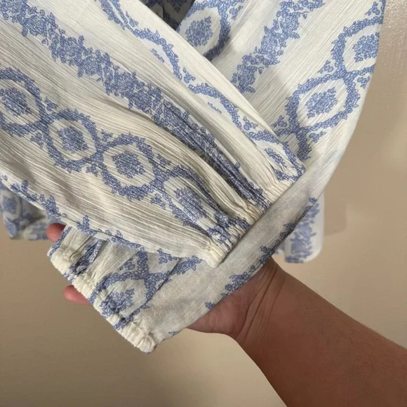 NWT Lucky Brand Boho Blue and White Floral Cotton Button Down Peasant Top Large - Picture 6 of 8